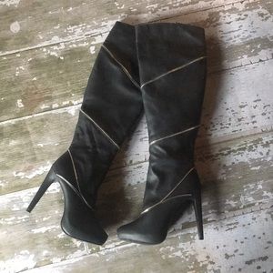 Just fab size 8/12 boots new !! Never worn!